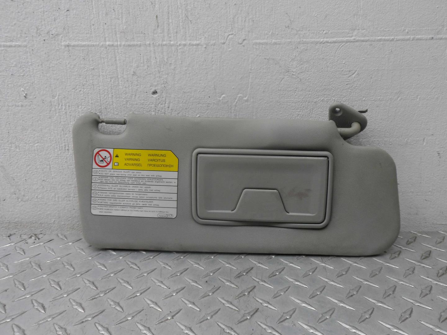 Козырек солнцезащитный