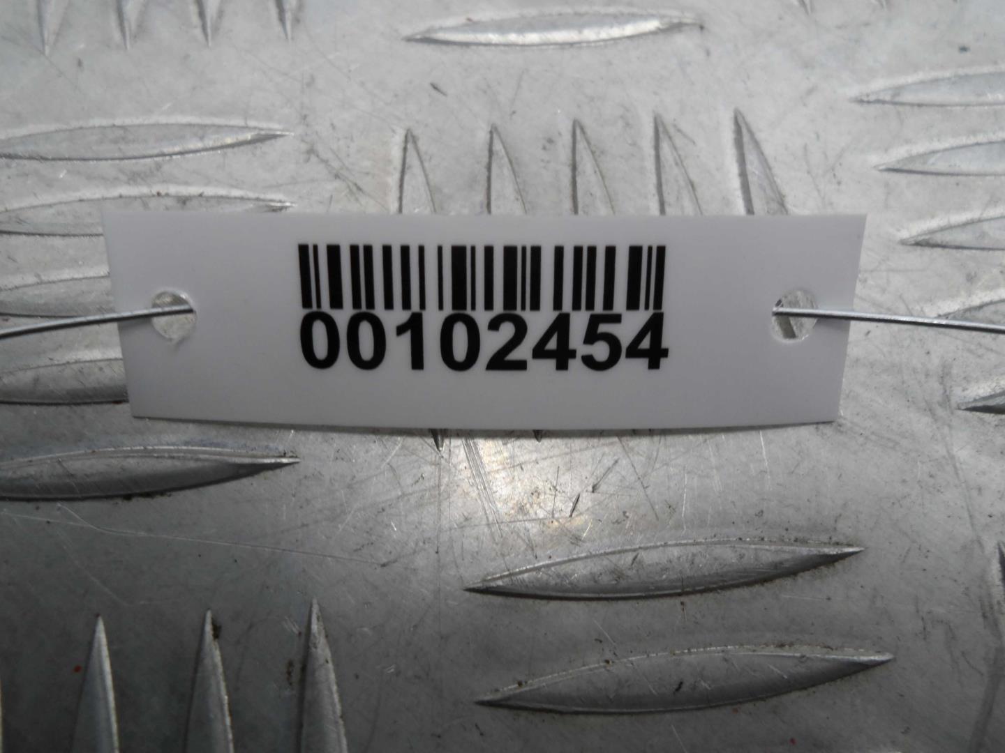 Петля двери передней