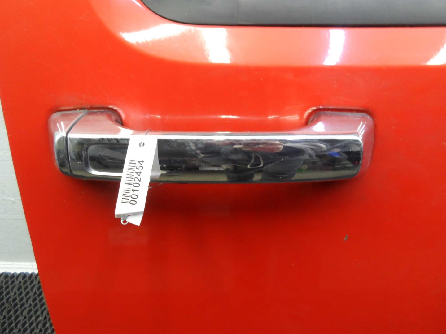 Петля двери передней