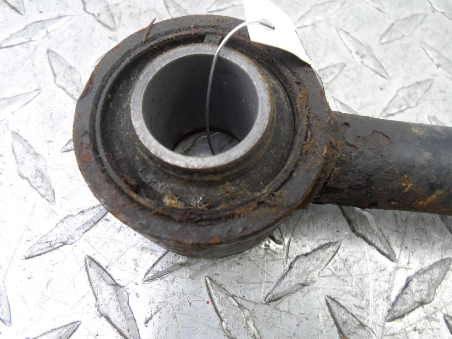 Рычаг задний левый