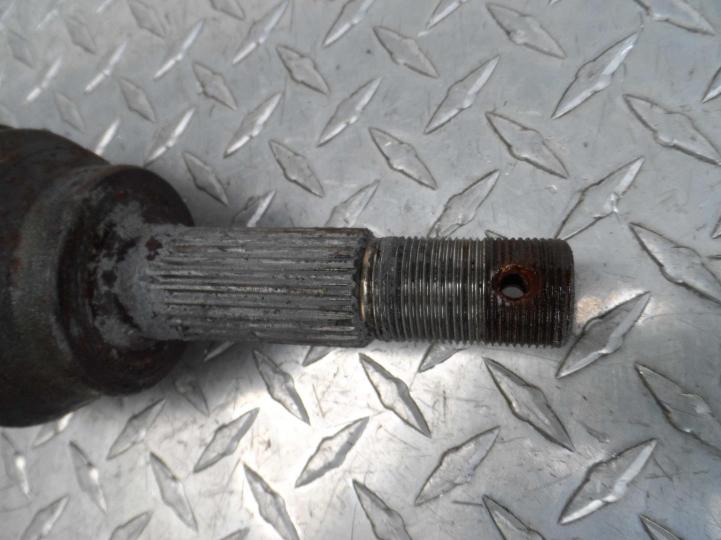 Полуось передняя левая