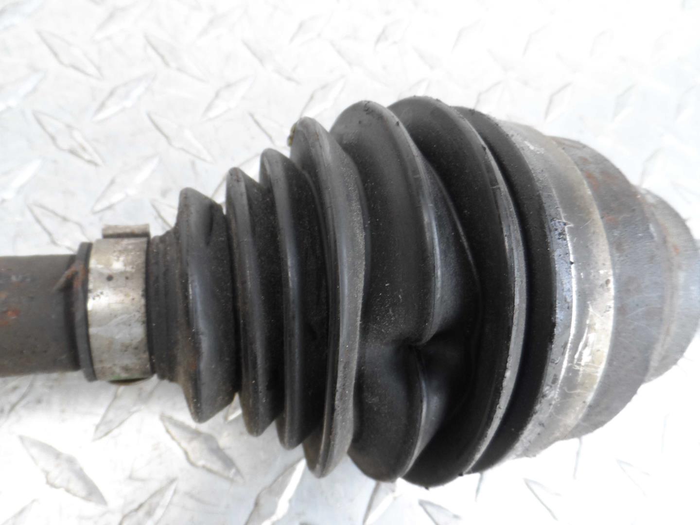 Полуось передняя левая