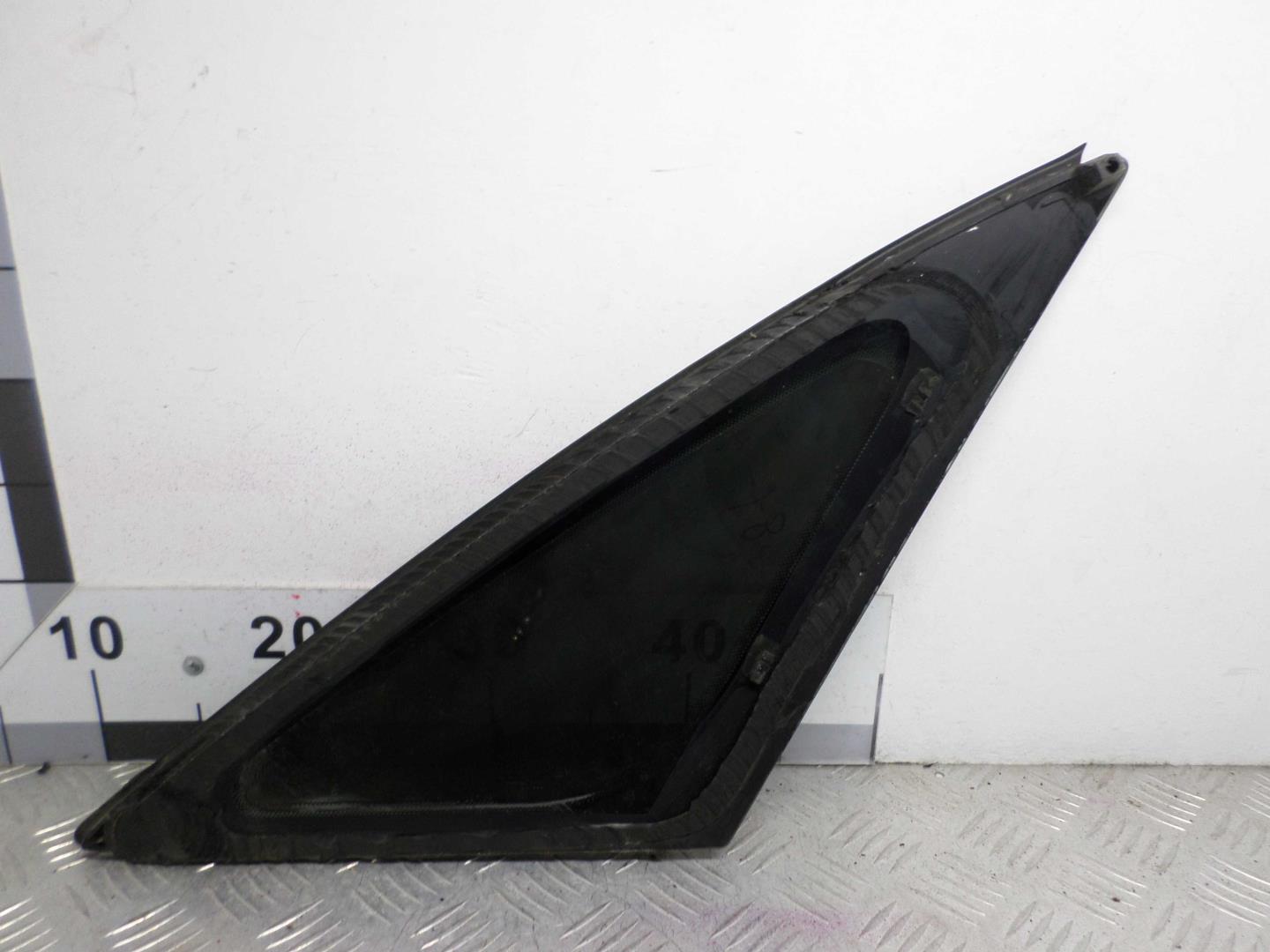 Стекло кузовное глухое левое