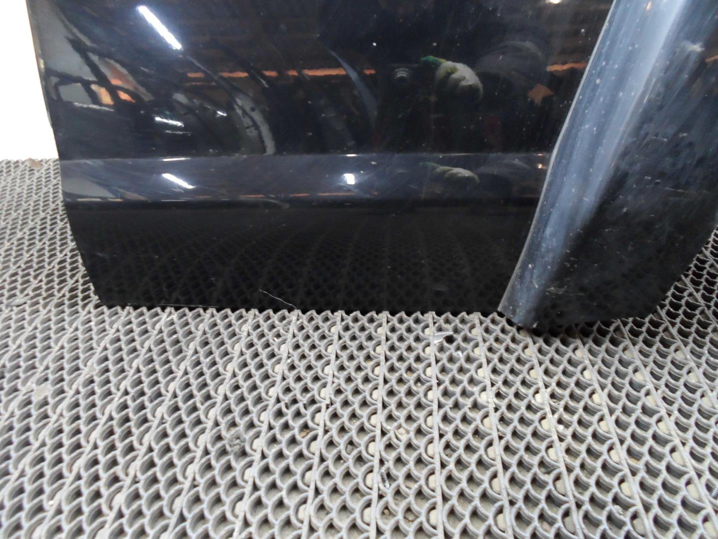 Замок двери задней левой