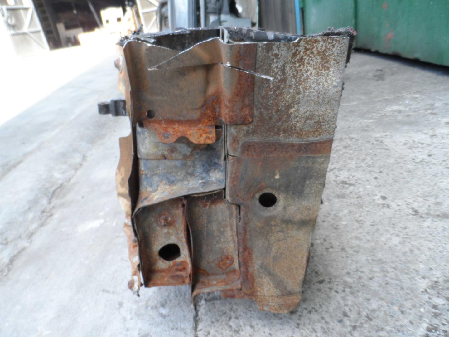 Кузовной элемент