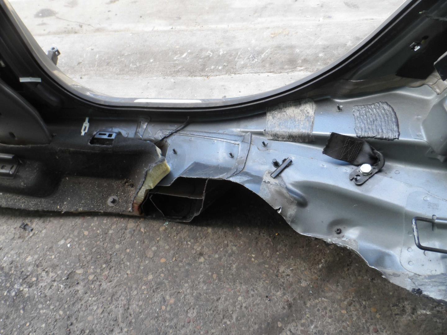 Кузовной элемент