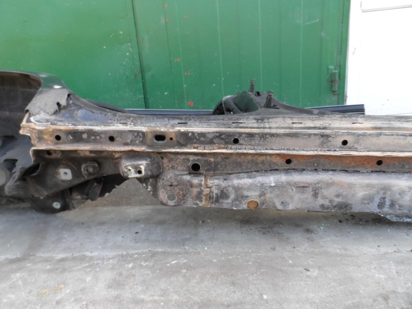 Кузовной элемент