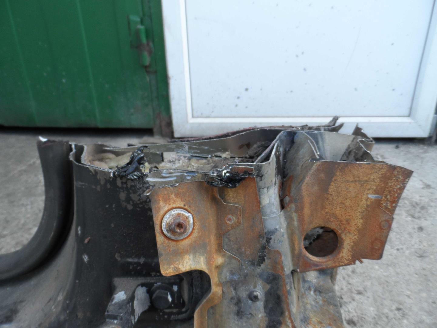 Кузовной элемент