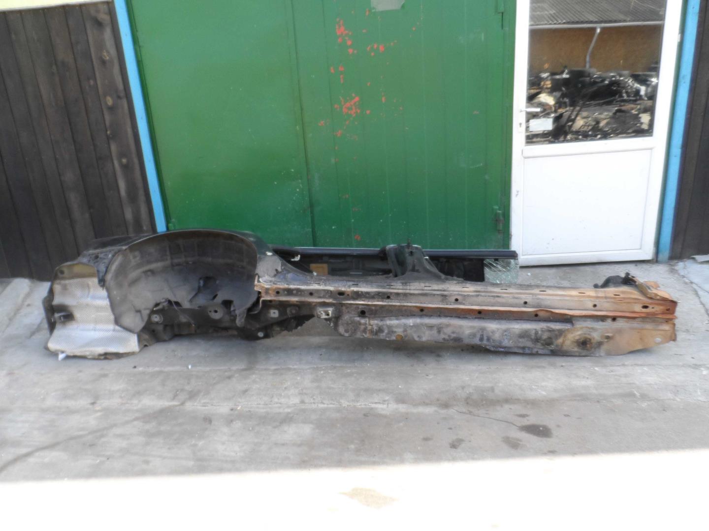 Кузовной элемент