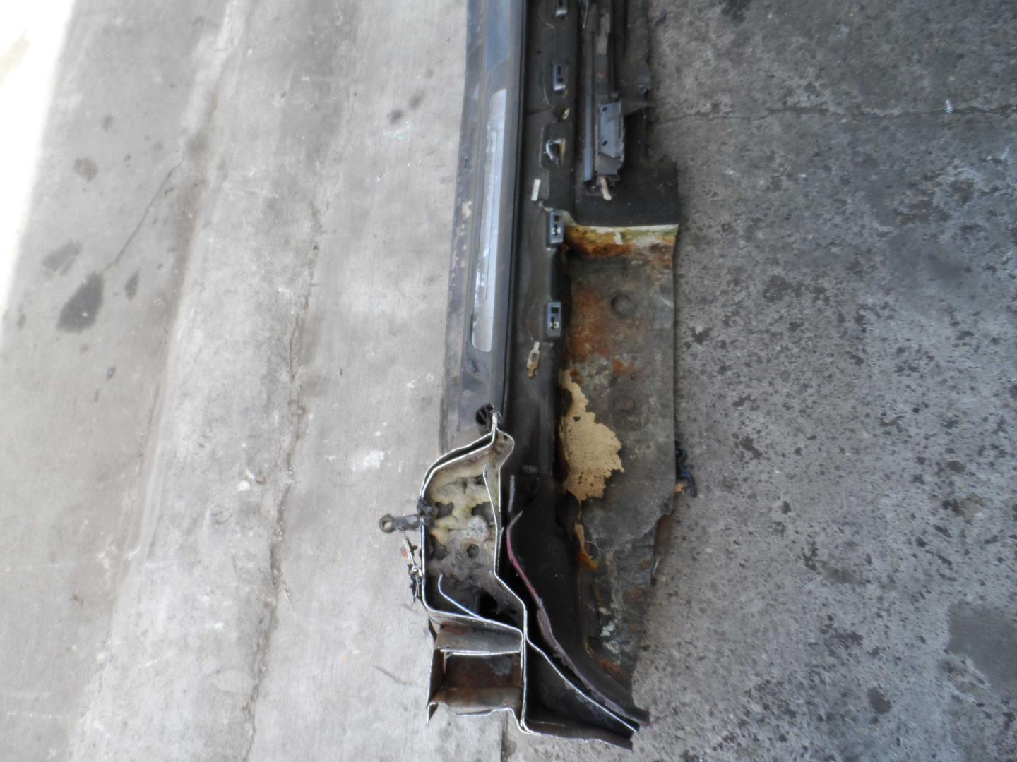 Кузовной элемент