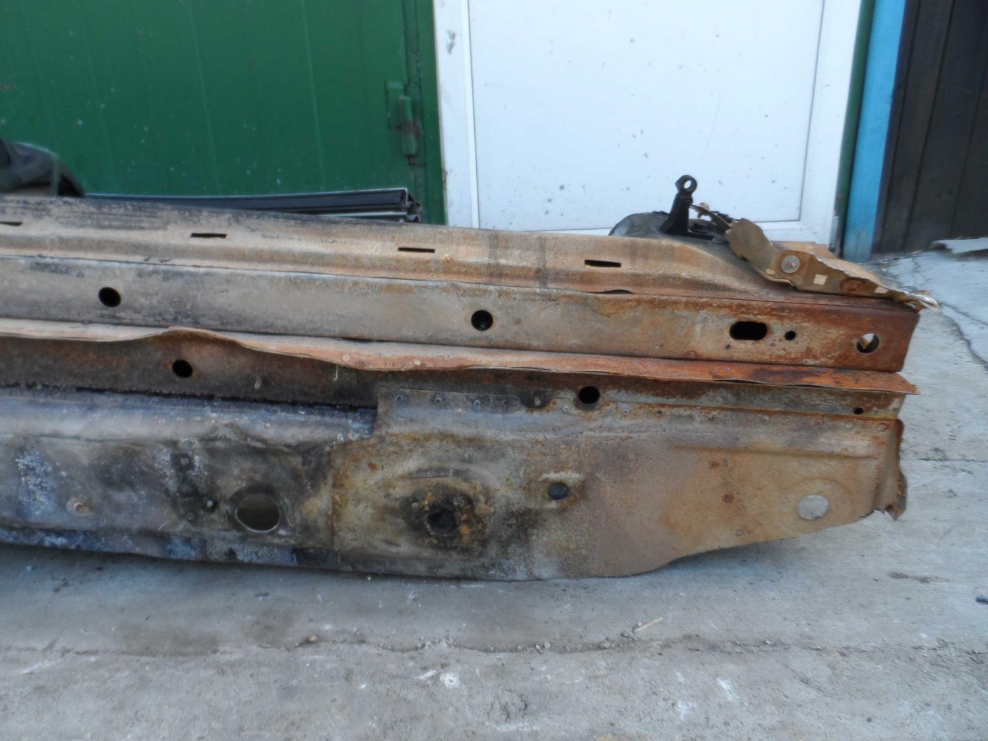 Кузовной элемент