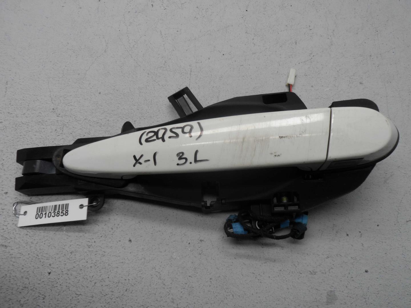 Ручка двери задней наружная левая