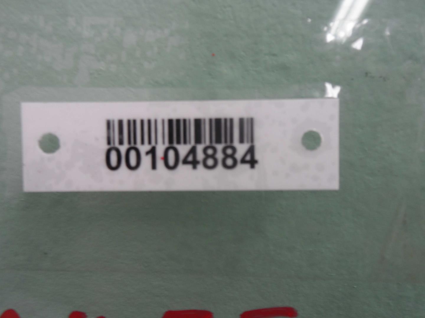 Стекло двери передней правой