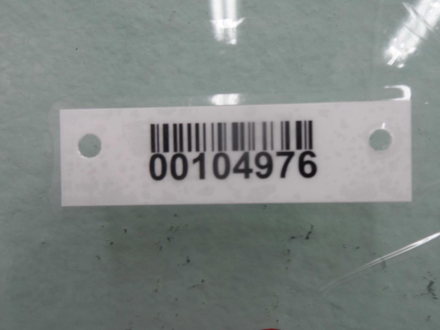 Стекло двери задней левой