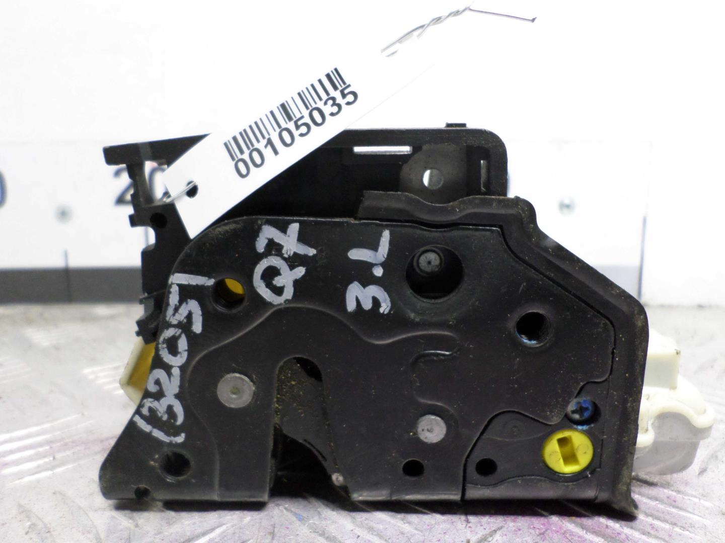 Замок двери задней левой