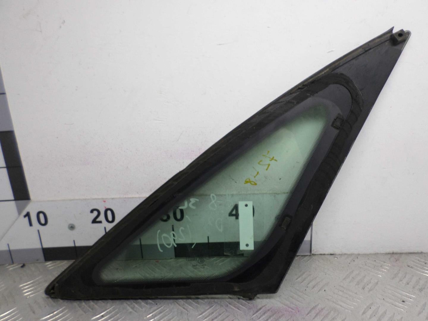 Стекло кузовное глухое левое