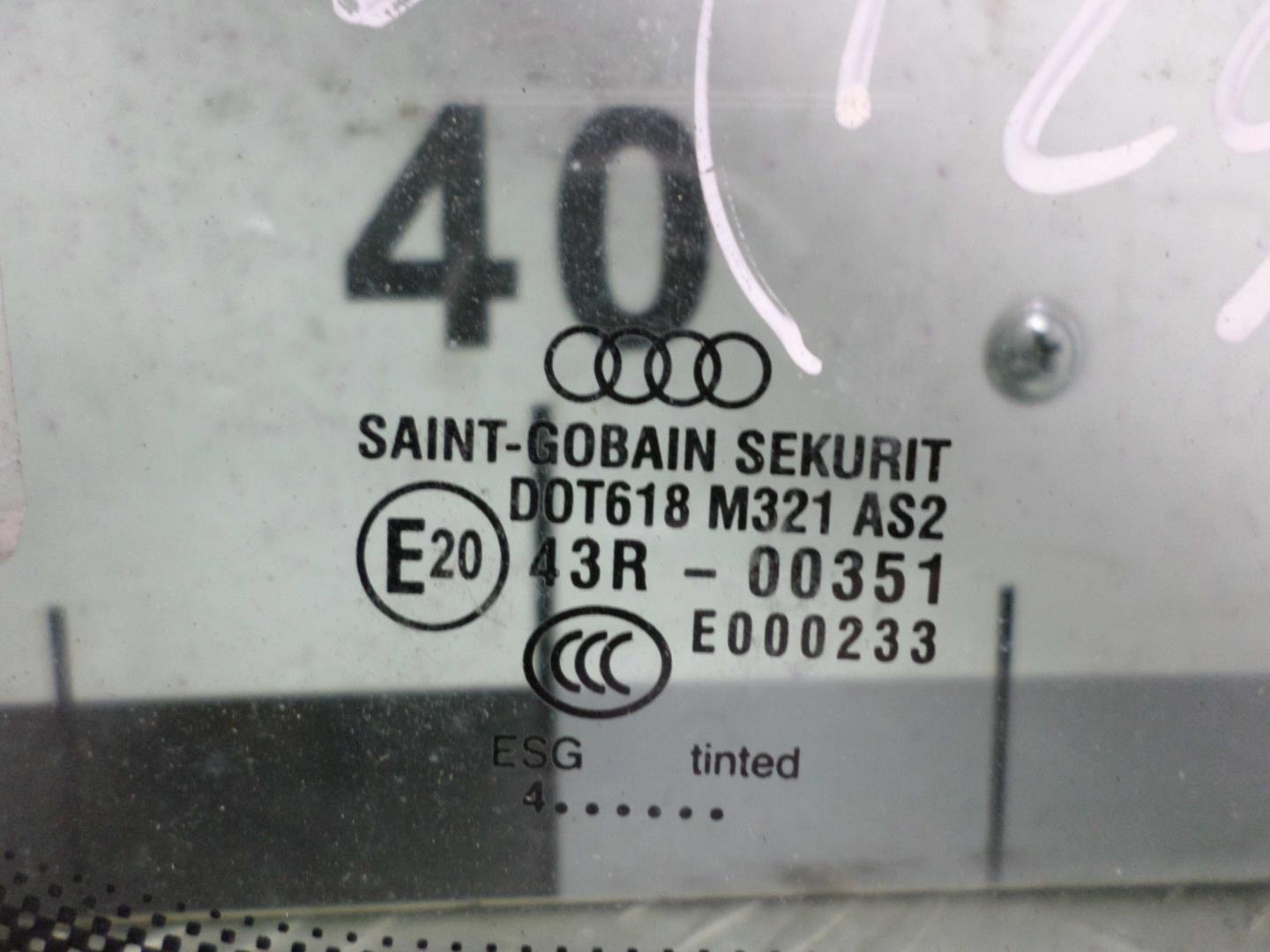 Стекло кузовное глухое левое