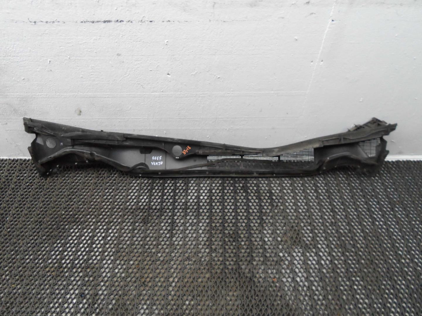 Решетка стеклоочистителей (Жабо)