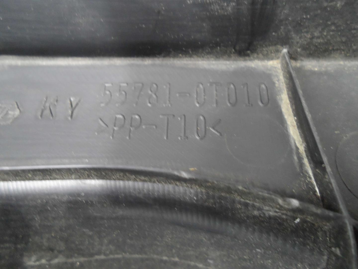 Решетка стеклоочистителей (Жабо)