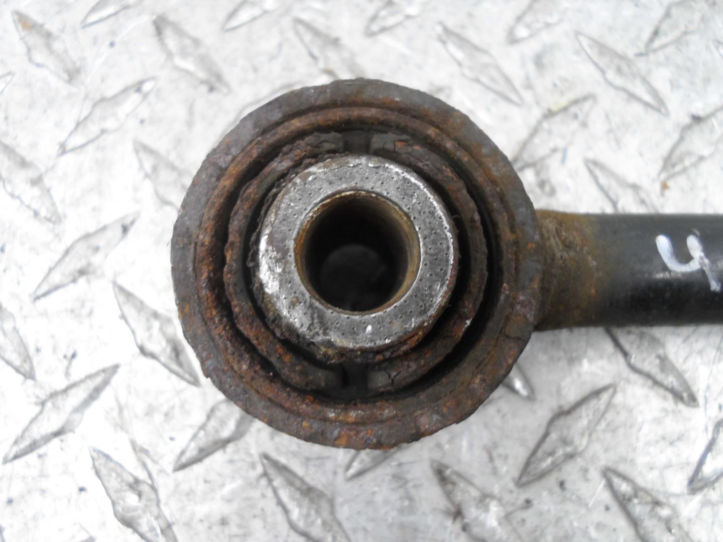 Рычаг задний правый