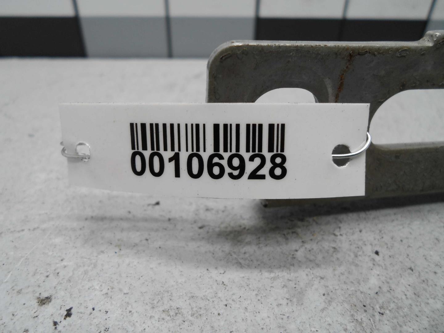 Петля капота левая