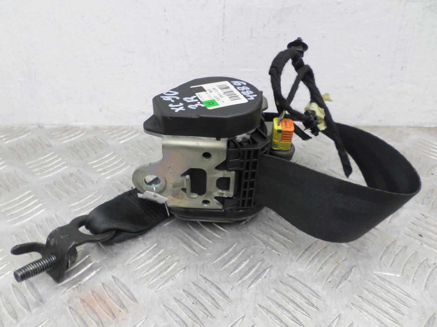 Ремень безопасности