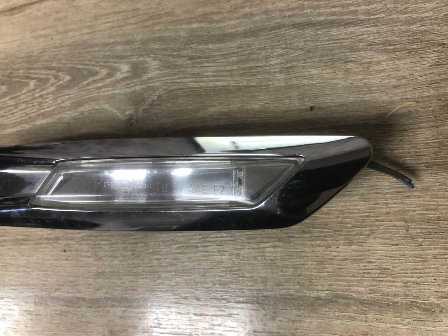 Указатель поворота правый