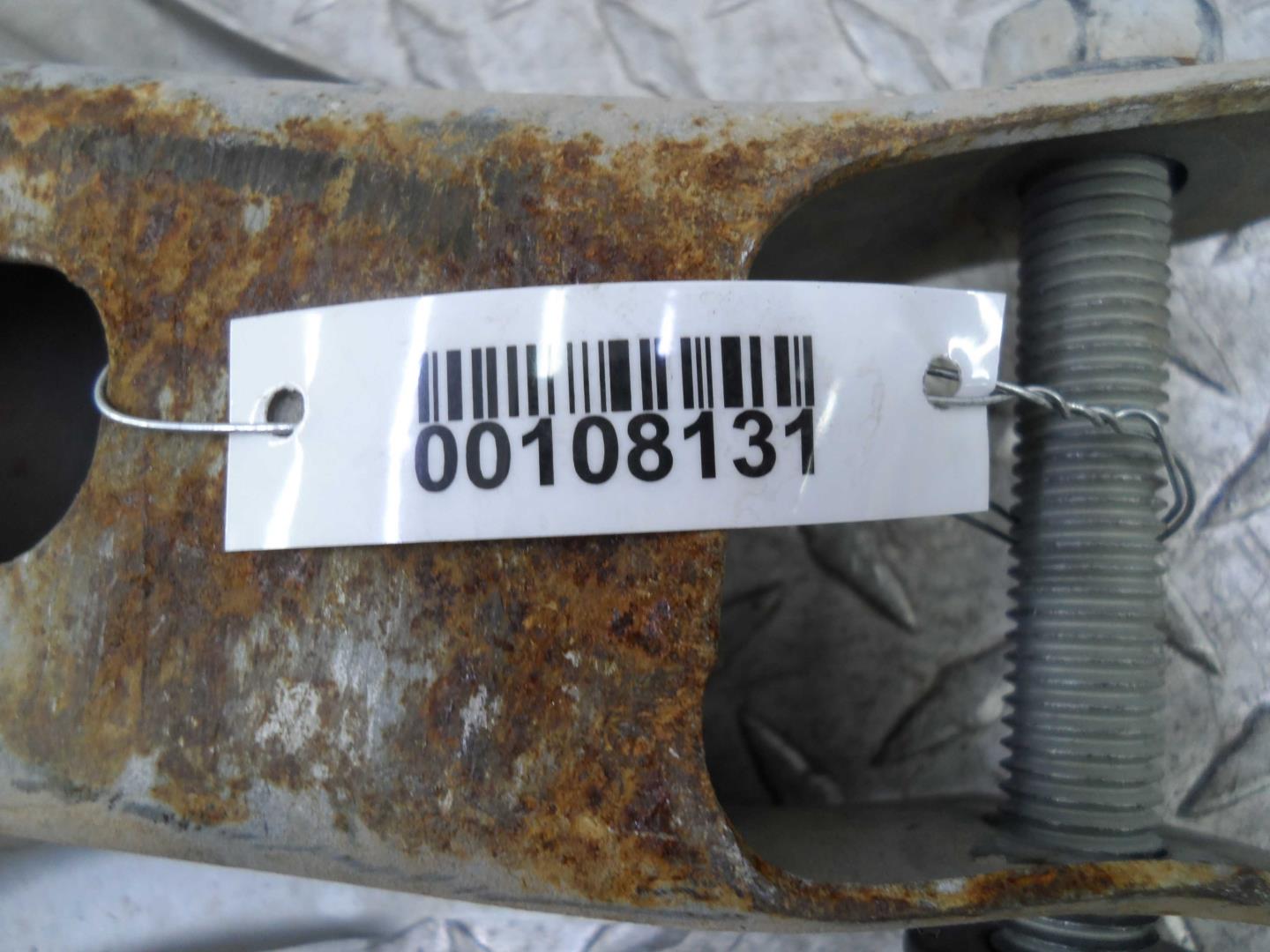 Рычаг задний нижний левый