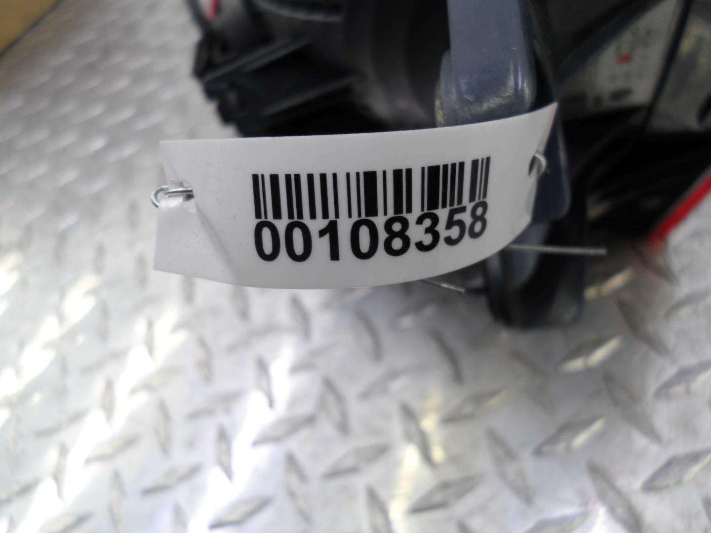 Фонарь задний наружный левый