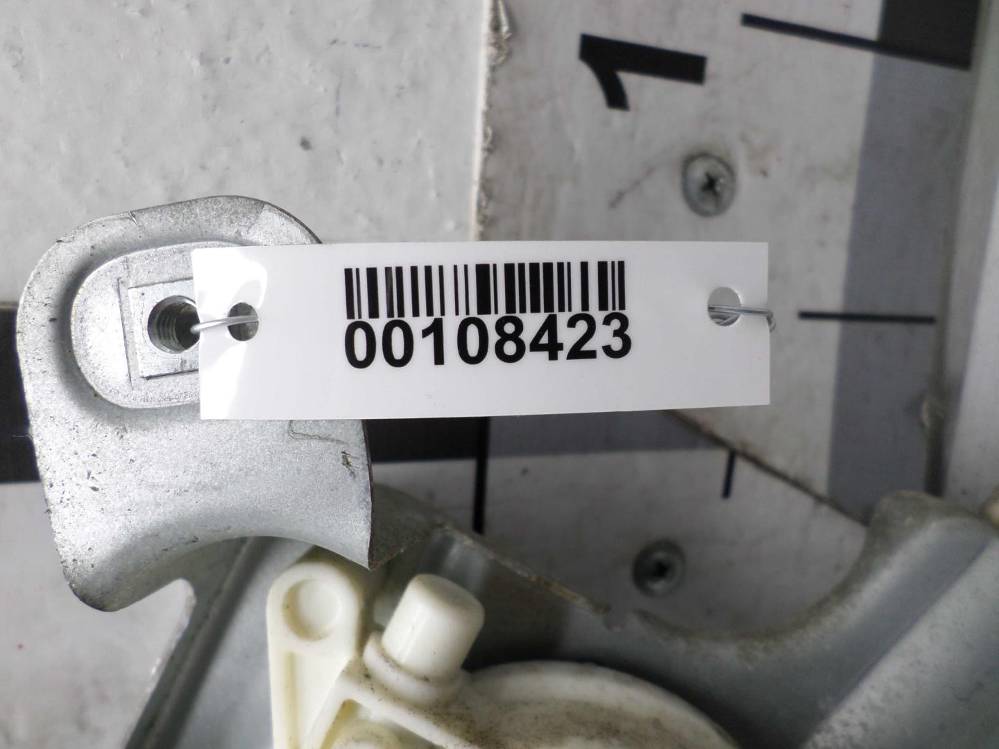 Стеклоподъемник электр. задний правый