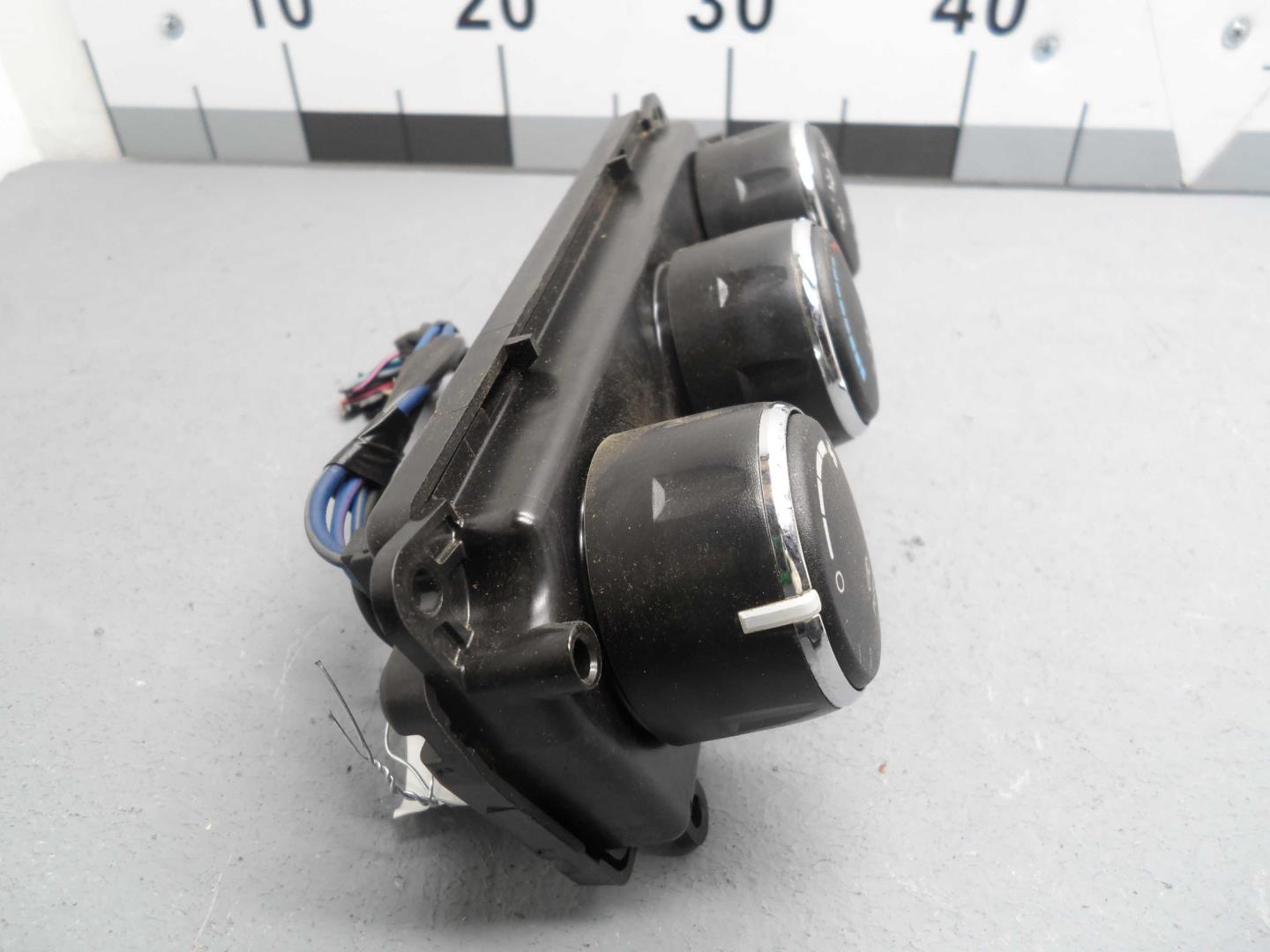 Переключатель отопителя