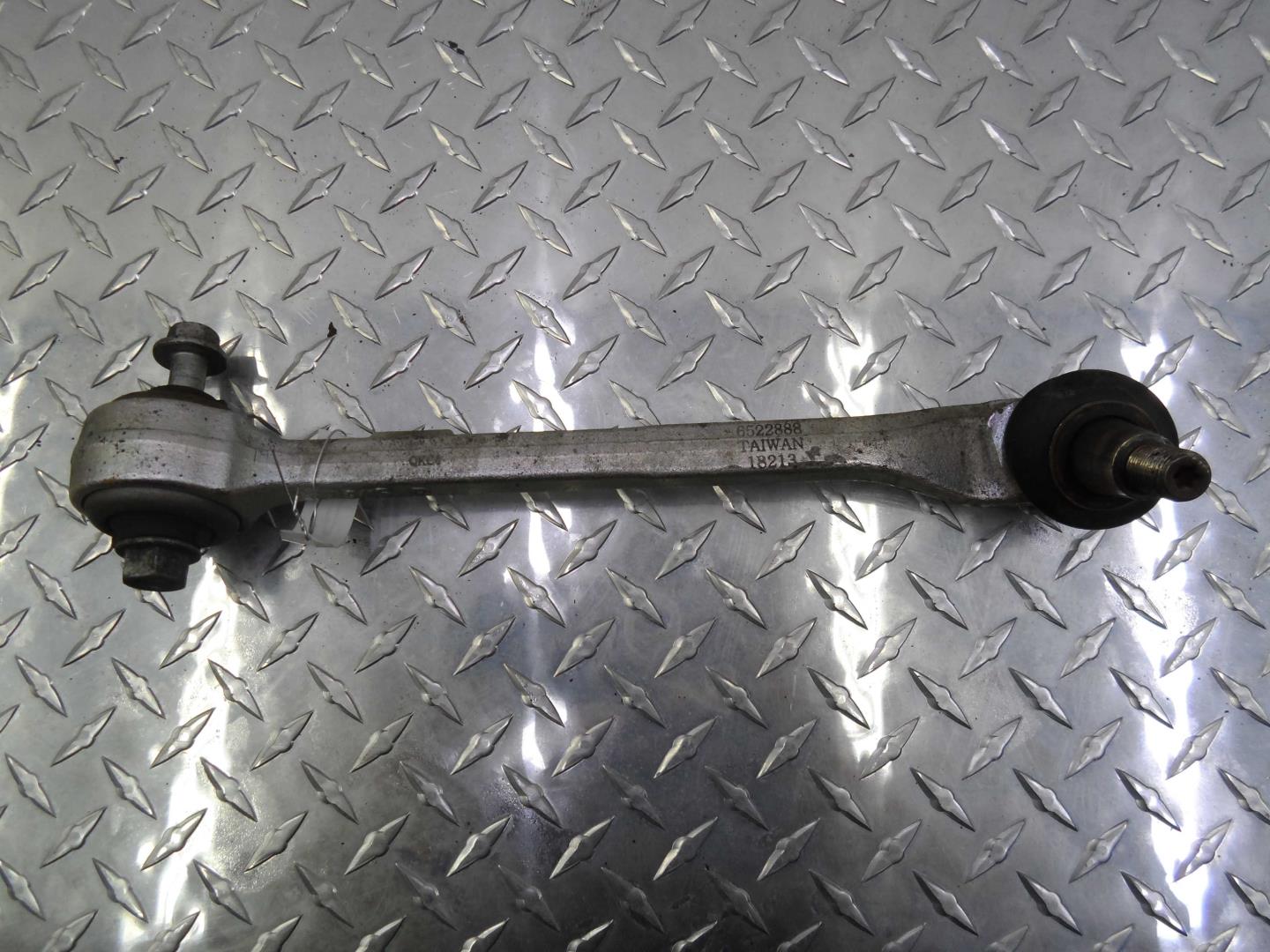 Рычаг передний нижний правый