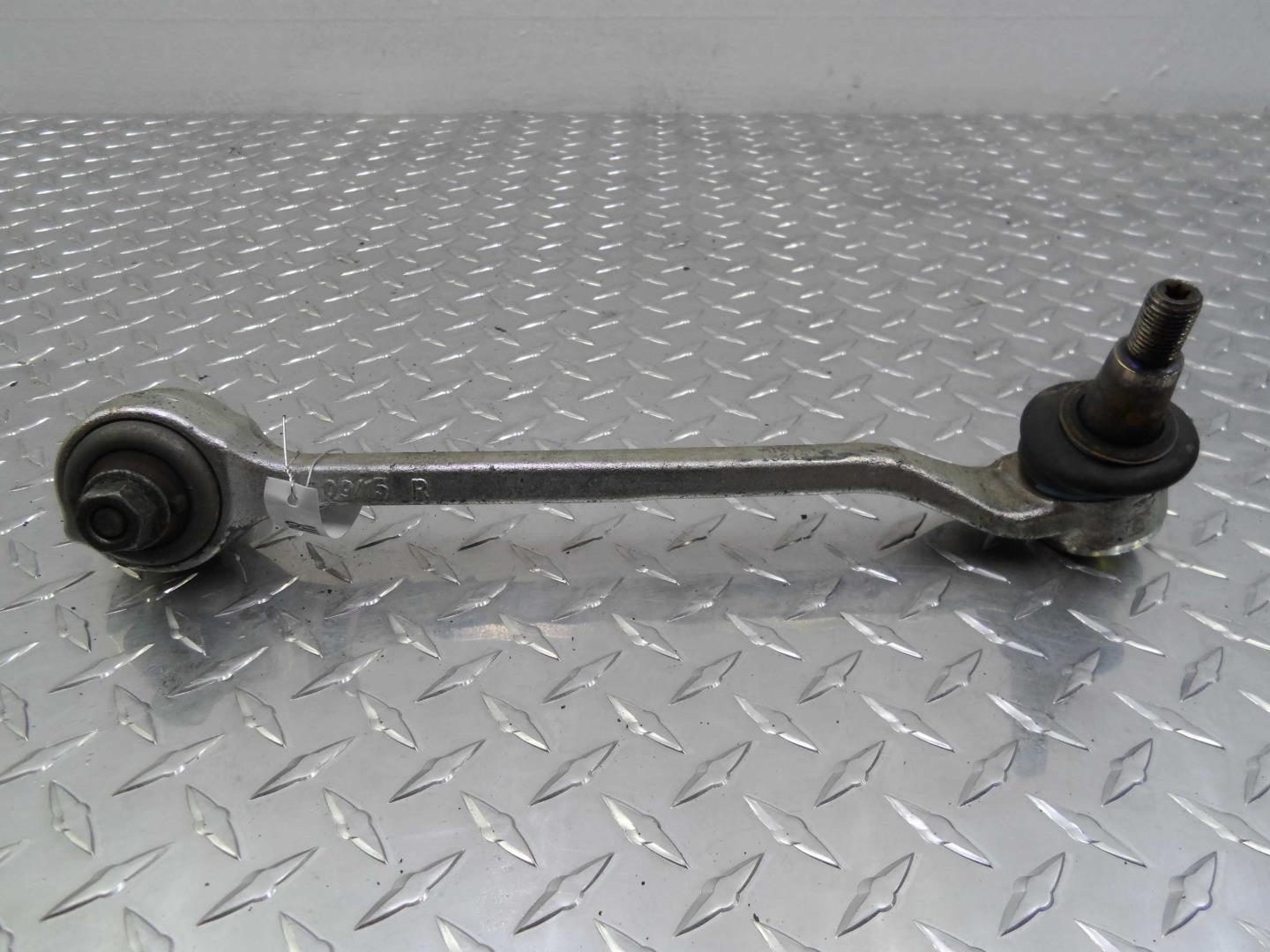 Рычаг передний нижний правый