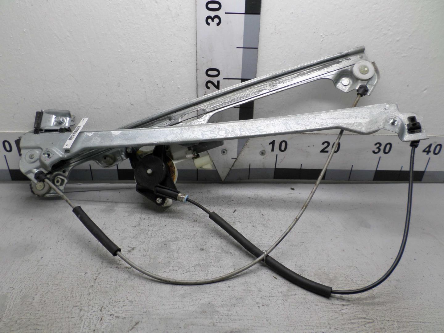 Стеклоподъемник электр. передний правый