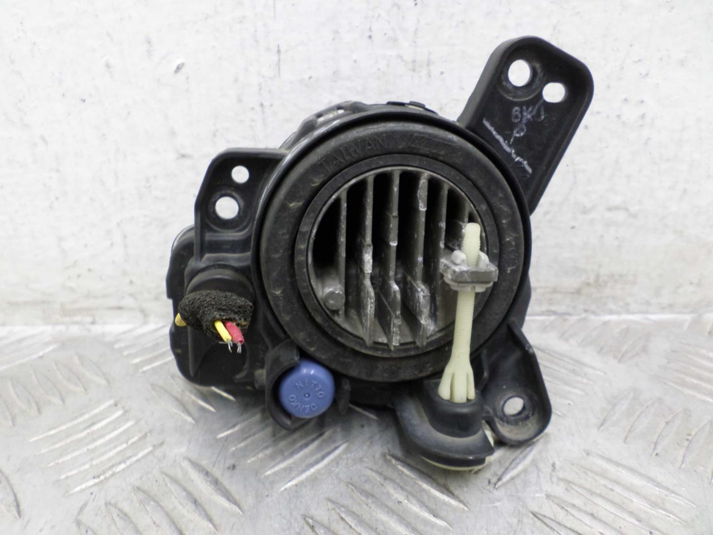 Фара противотуманная правая