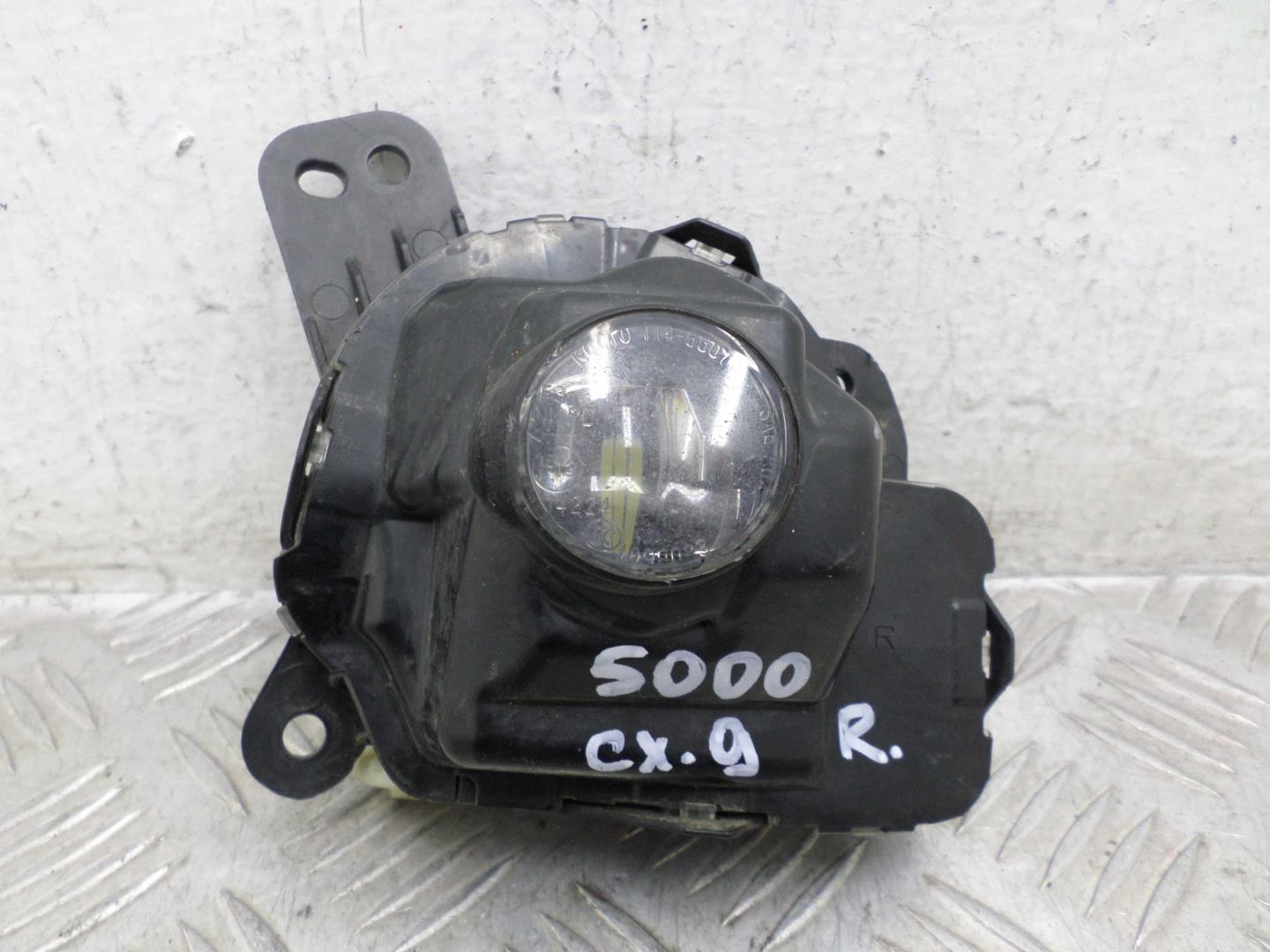 Фара противотуманная правая