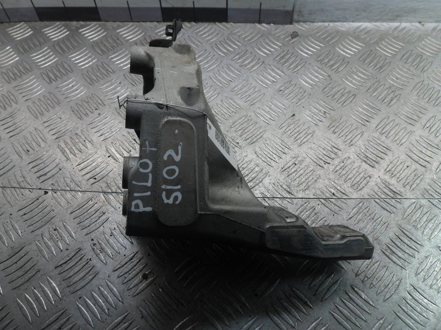 Кронштейн двигателя