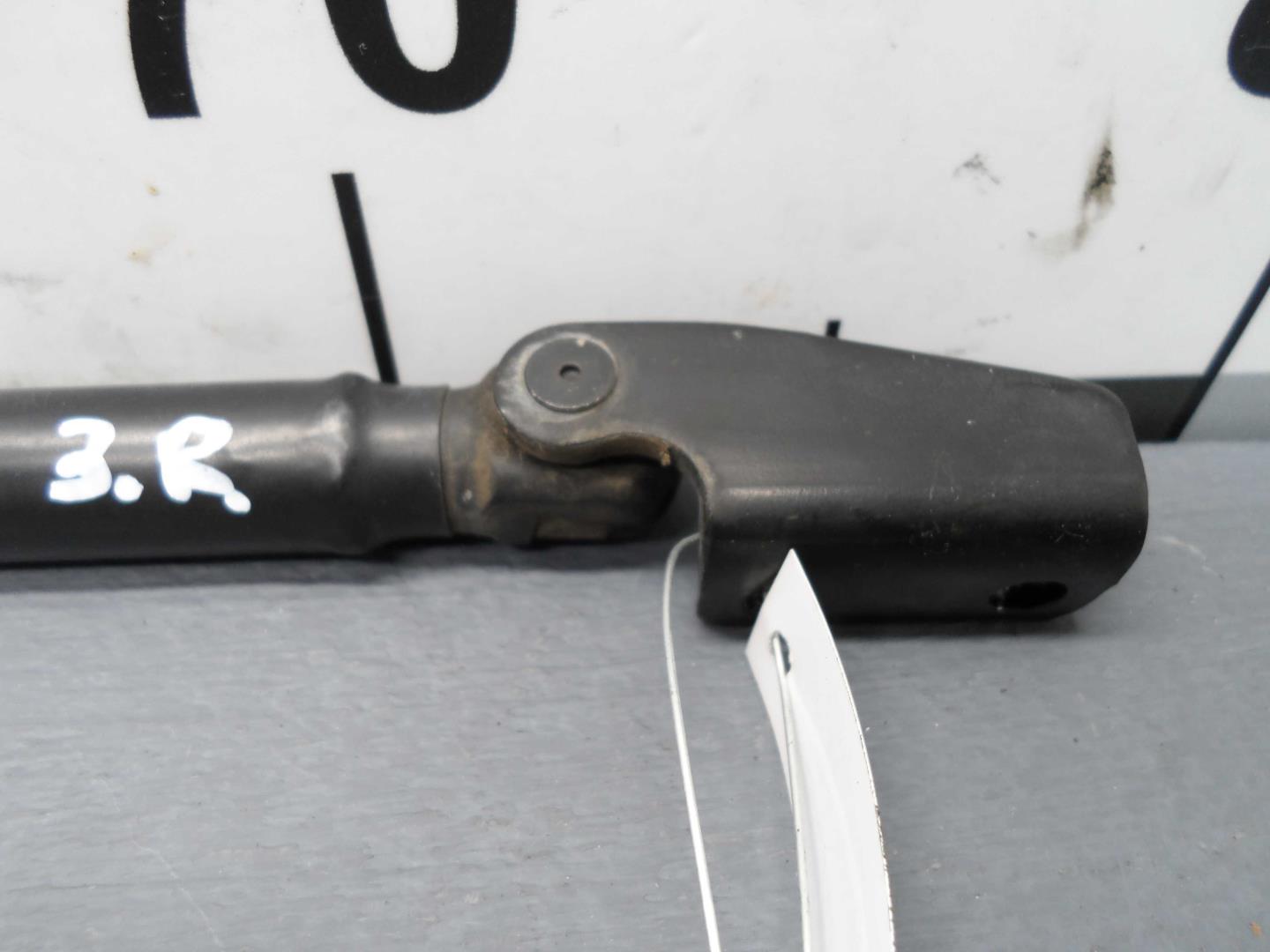 Амортизатор крышки багажника