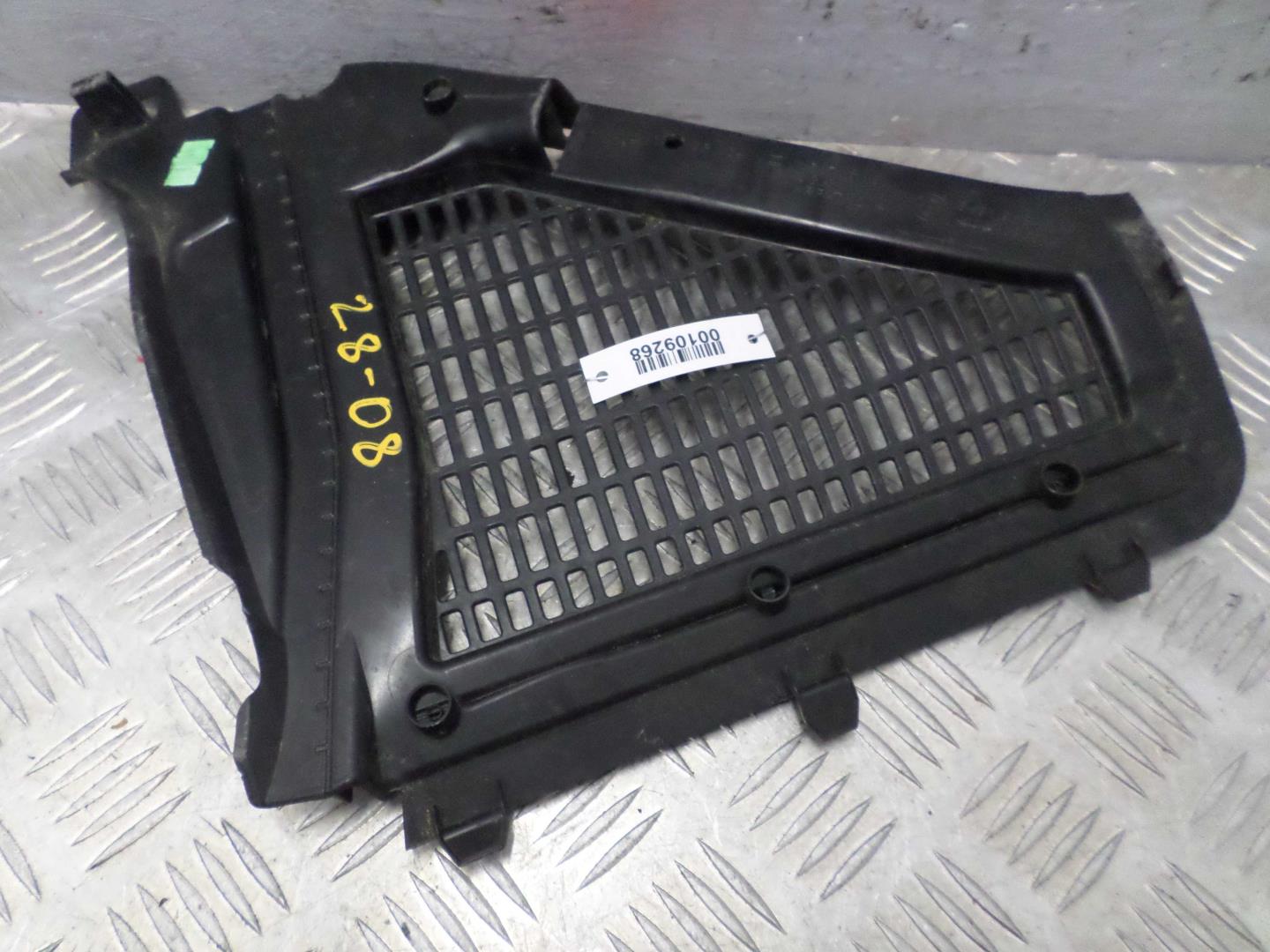 Решетка стеклоочистителей (Жабо)