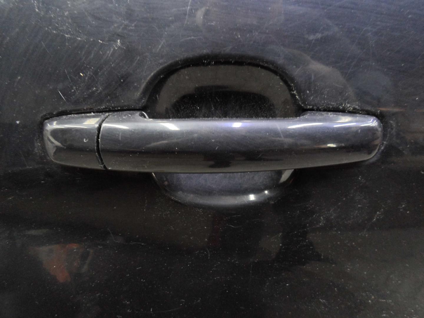 Стекло двери задней правой