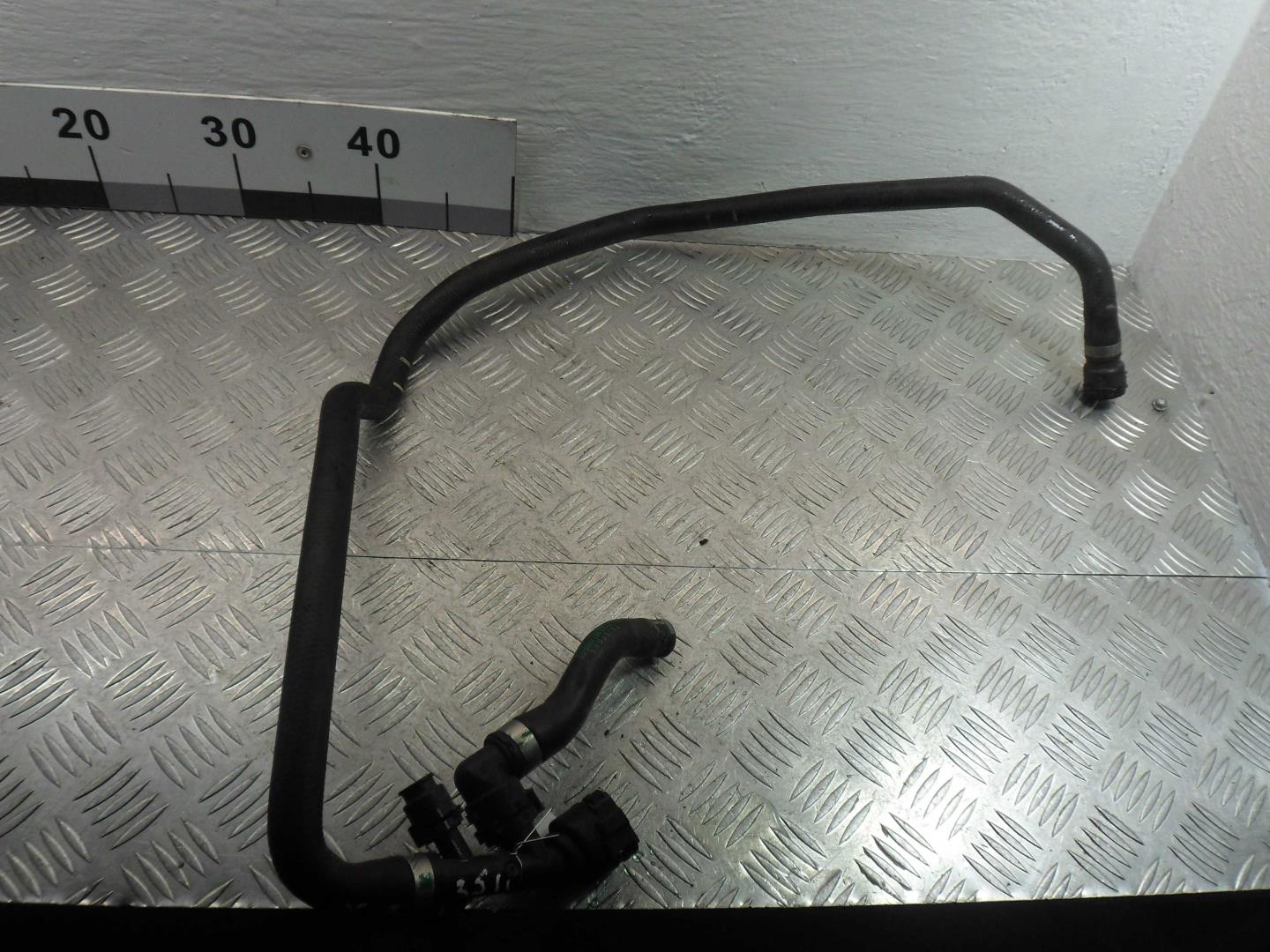 Трубка системы охлаждения