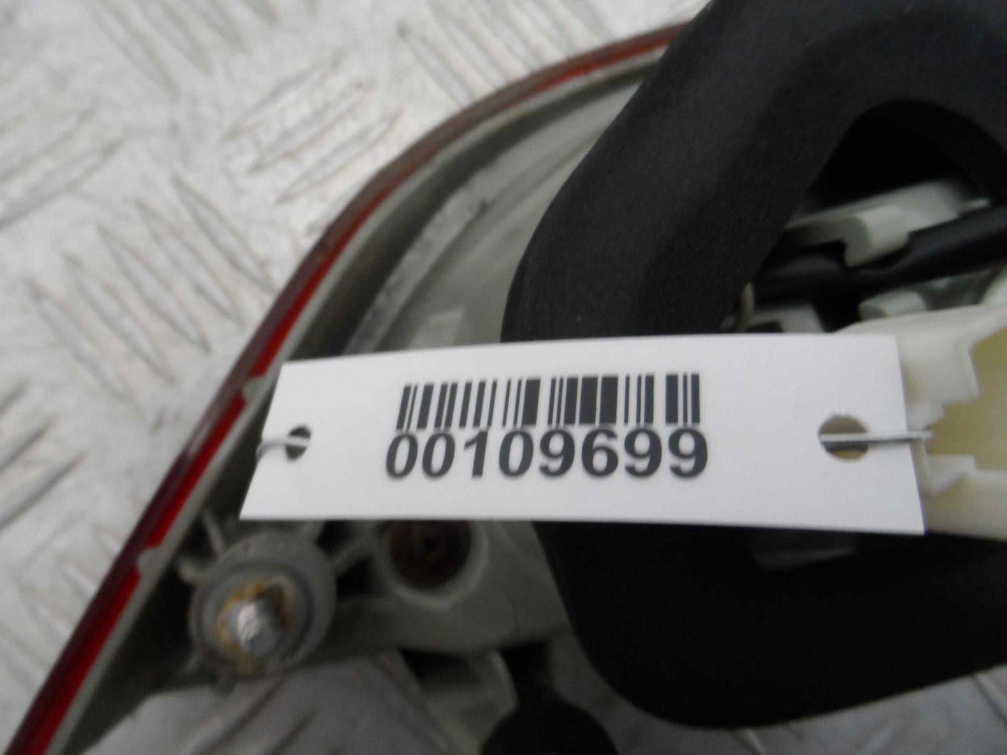 Фонарь задний внутренний правый