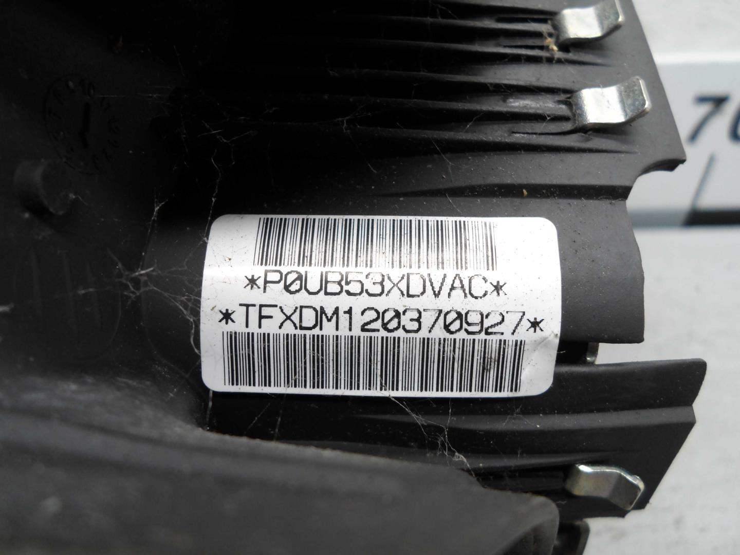 Подушка безопасности в рулевое колесо