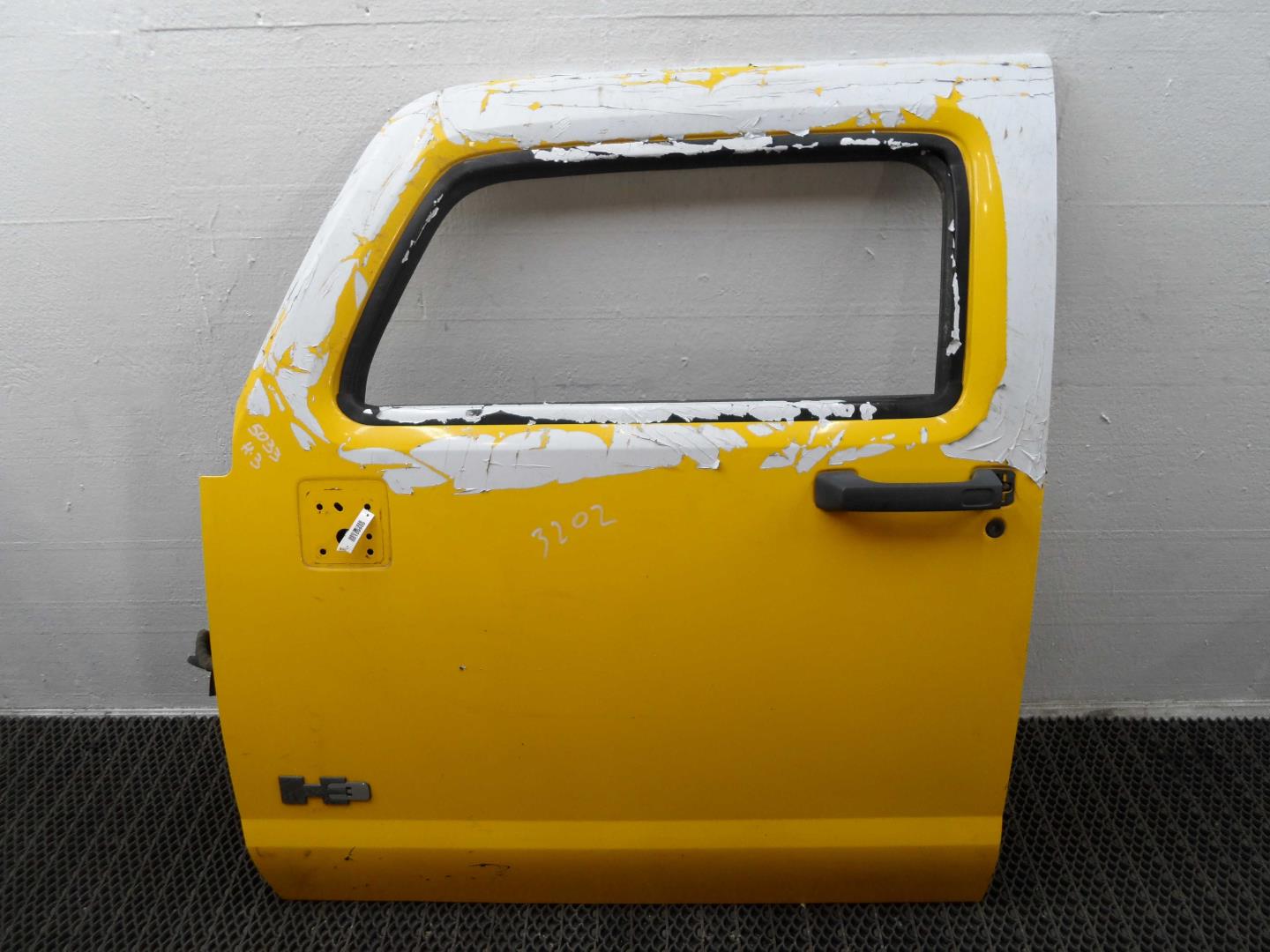 Дверь передняя левая