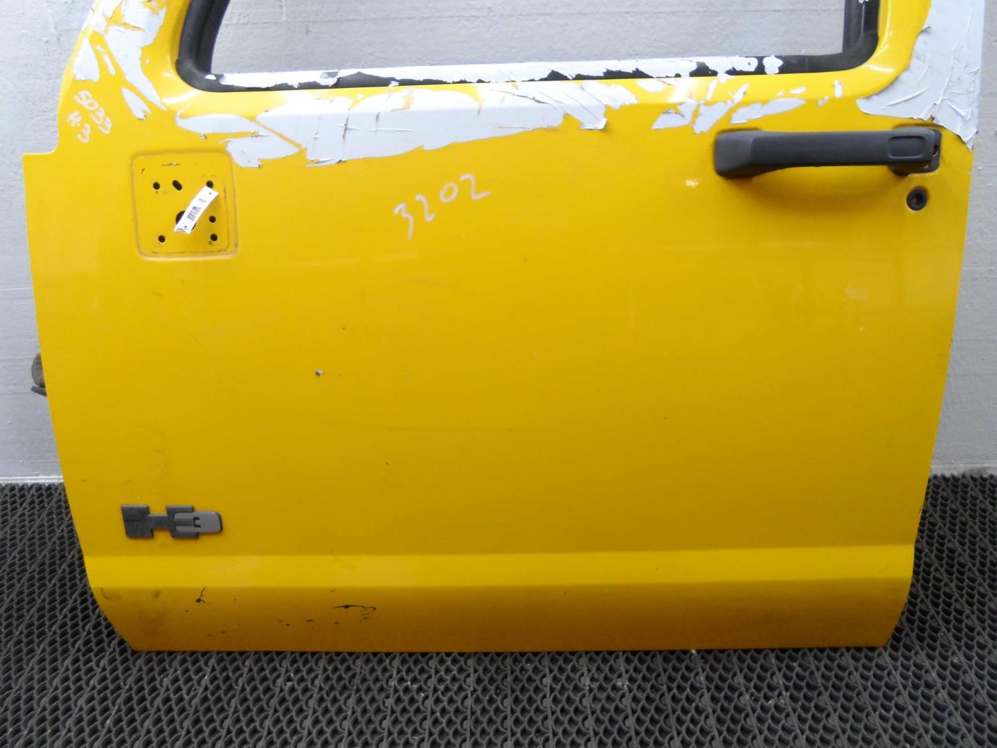 Петля двери передней