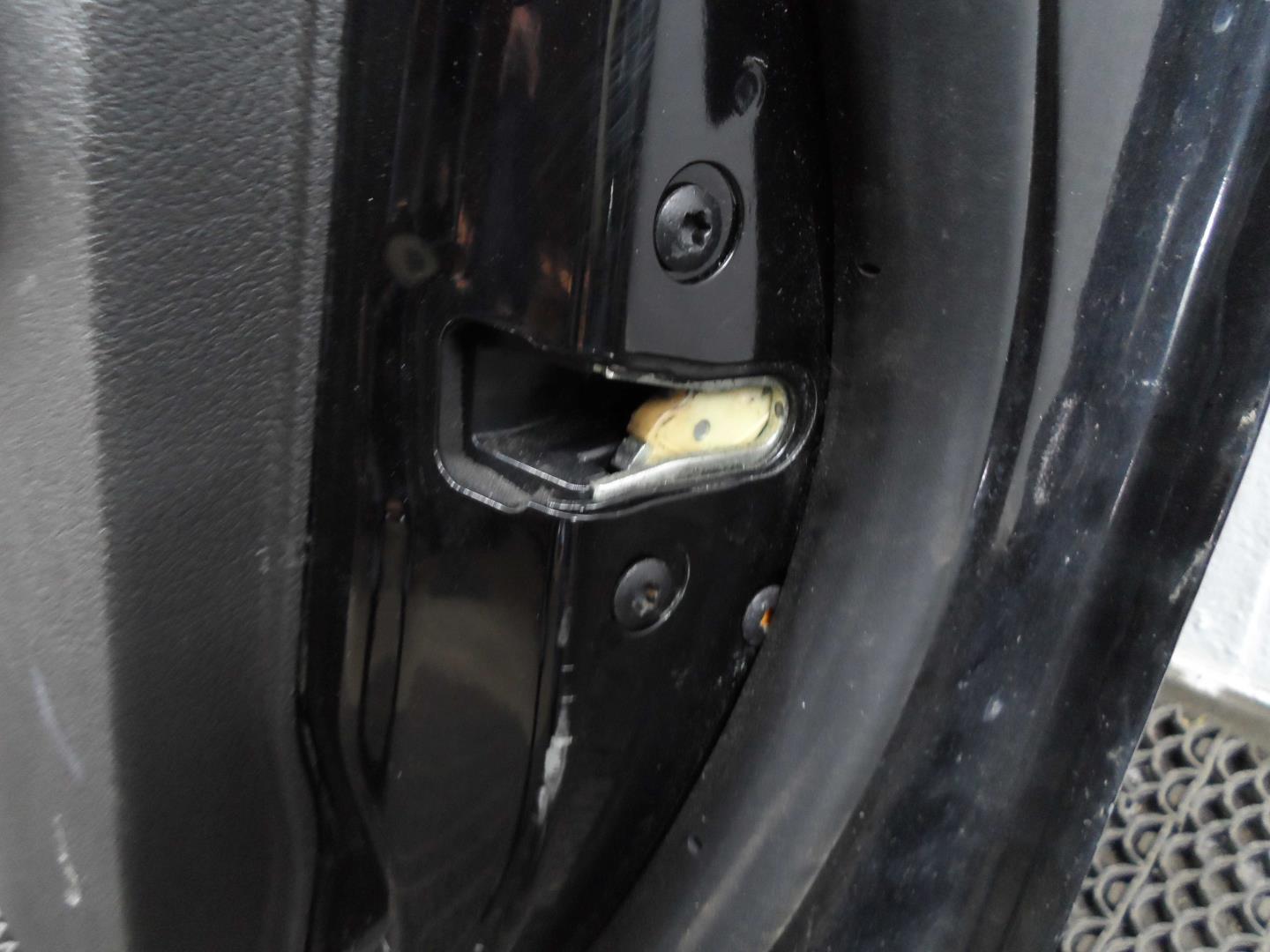 Дверь передняя правая