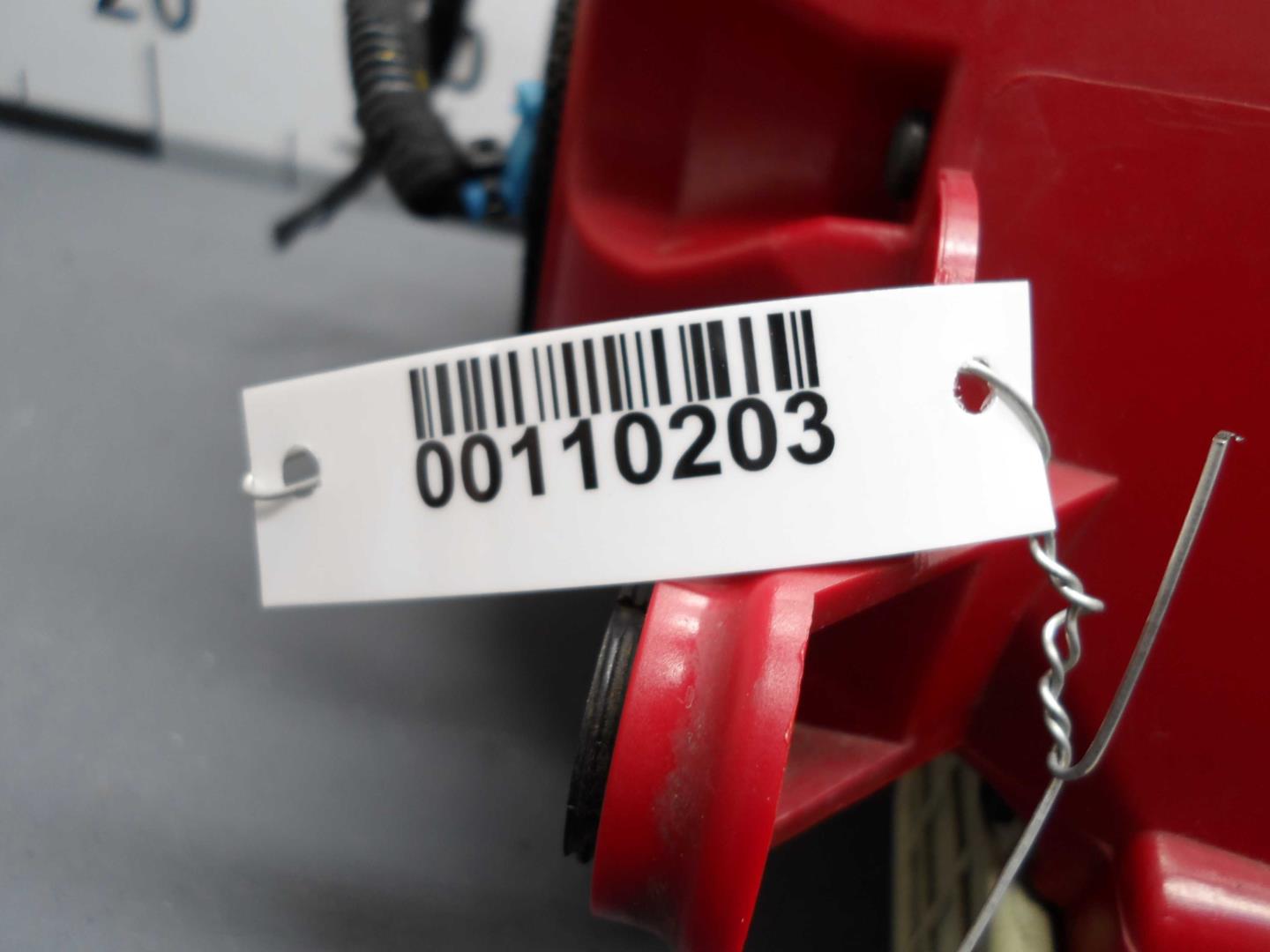 Фонарь задний наружный правый