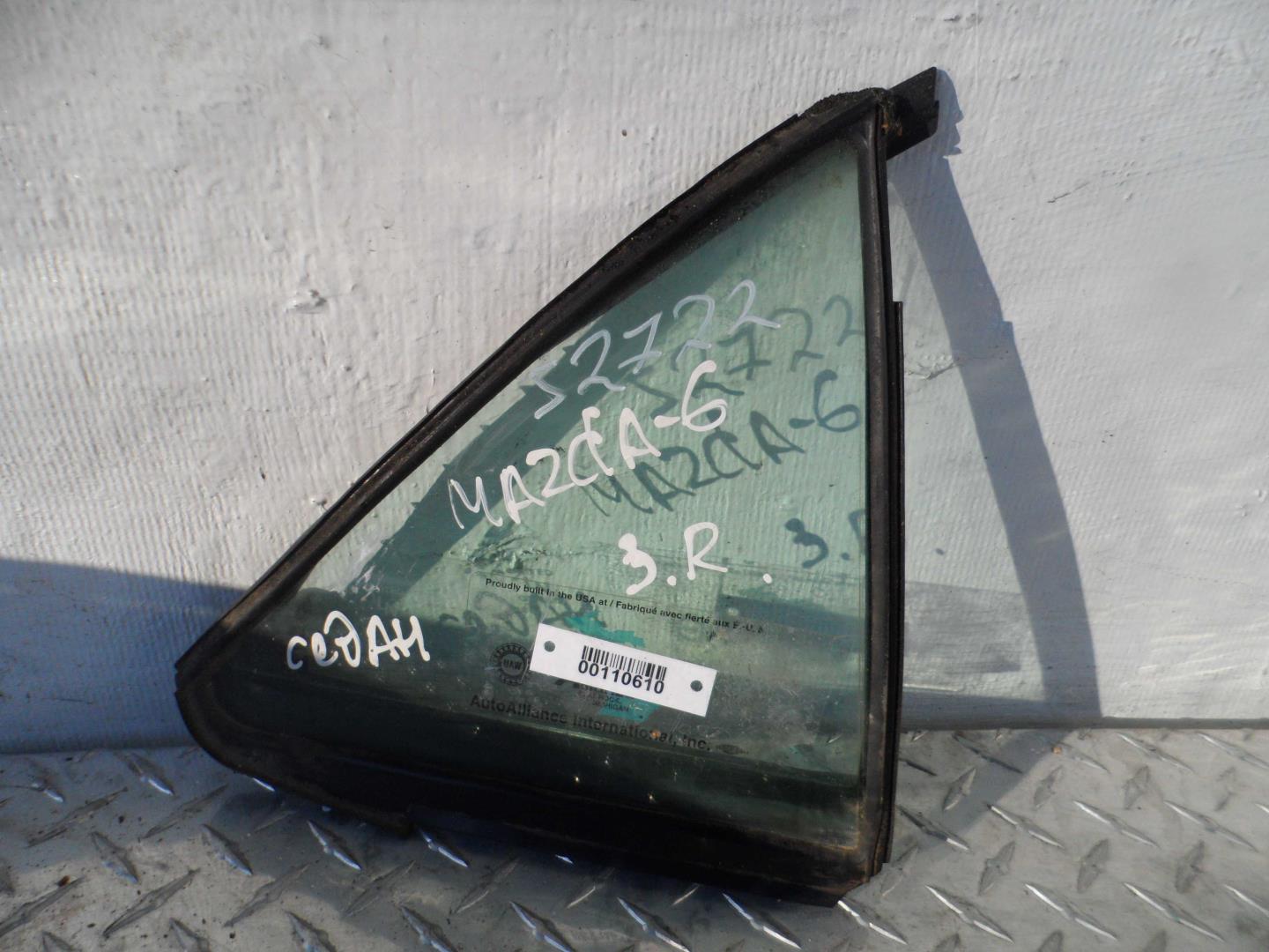 Стекло двери задней правой