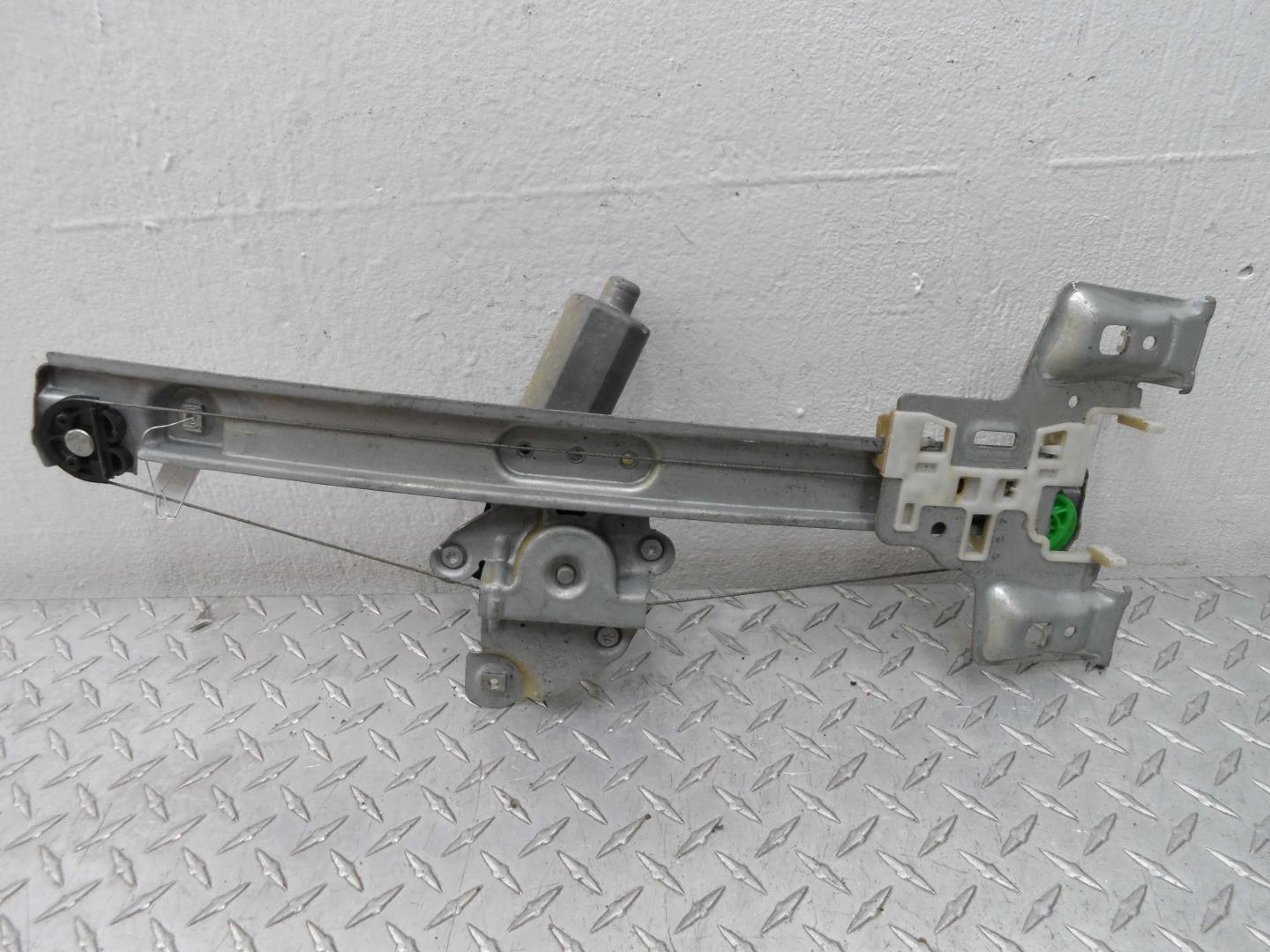 Стеклоподъемник электр. задний правый