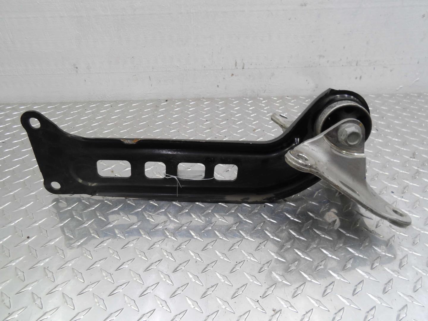 Рычаг задний правый